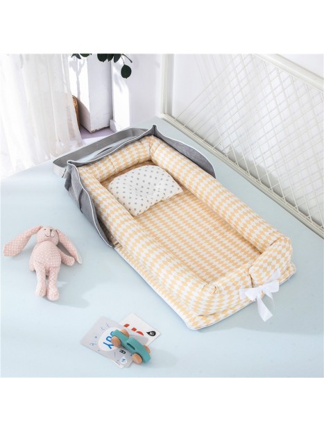 Portable baby crib
